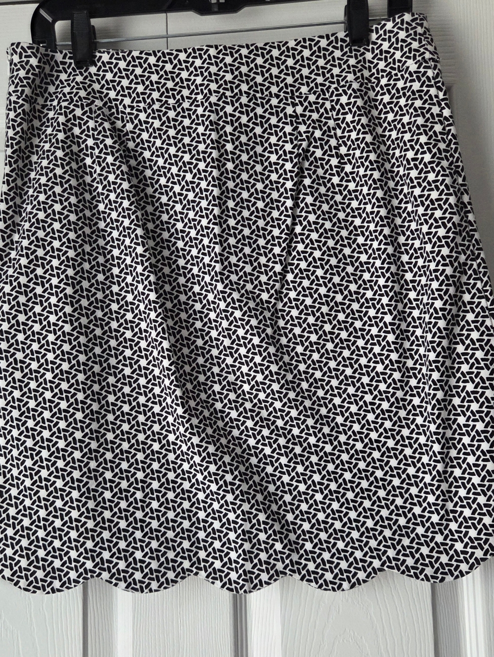 NWOT Talbots Black & White Geometric Scallop-Hem Skirt Size 6 - Picture 6 of 11